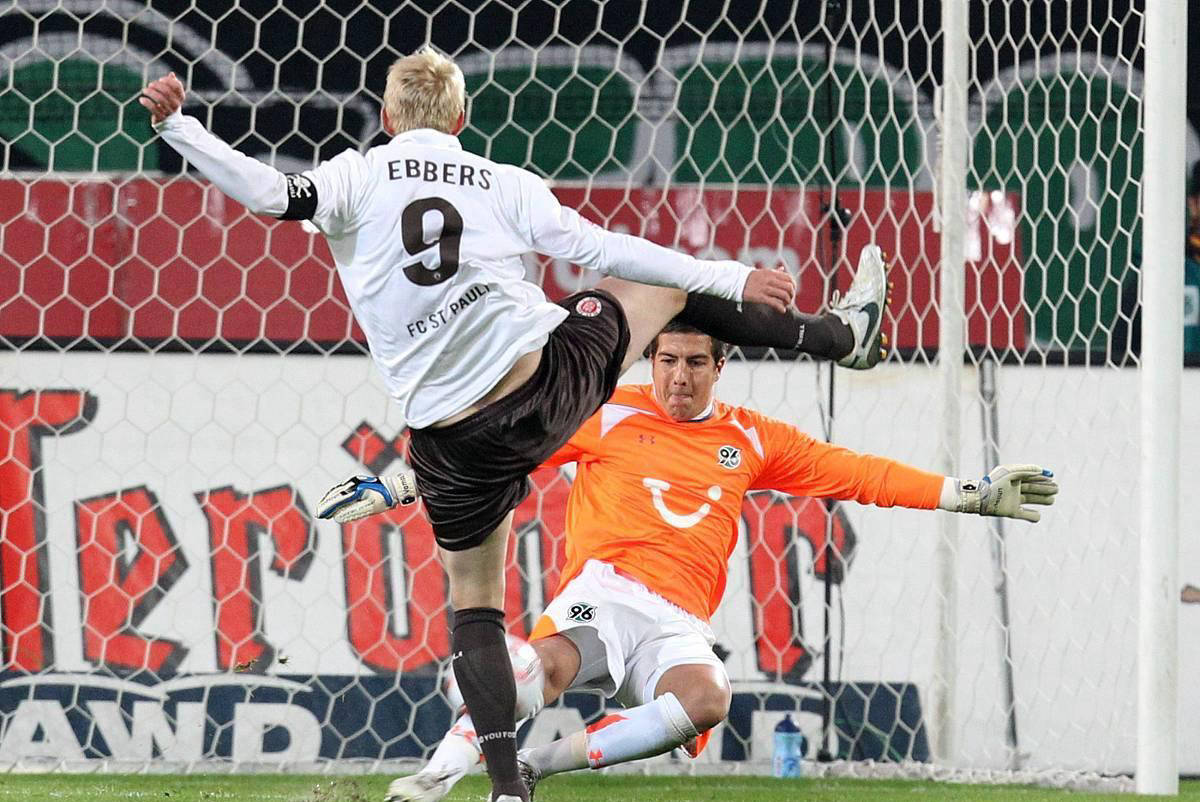 圣保利面临降级压力，拜仁慕尼黑全力争取欧冠席位！